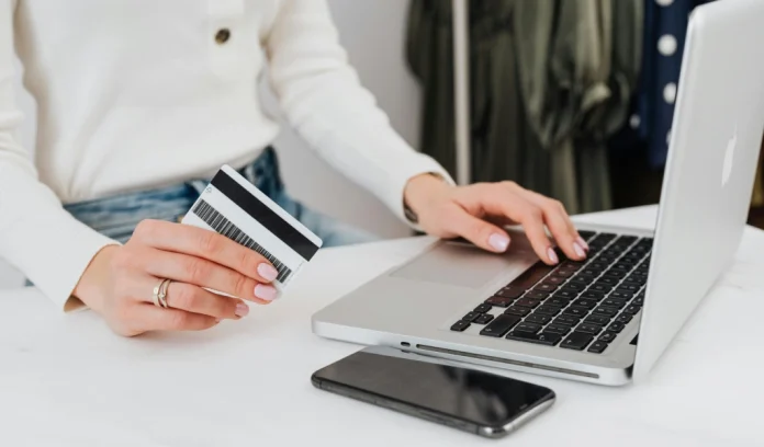 Banken starten landelijke vervanging van pinpassen Banken starten landelijke vervanging van pinpassen