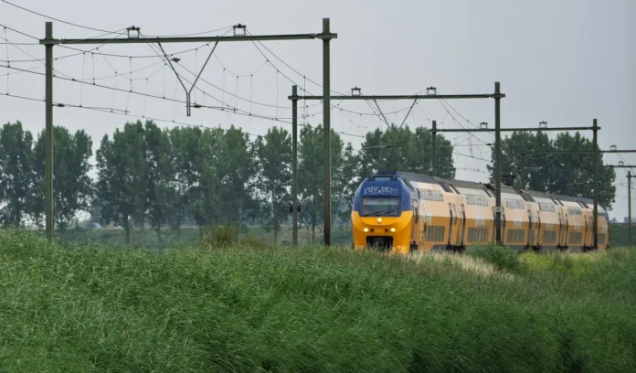 Minder treinen door defecte bovenleiding bij Utrecht Minder treinen door defecte bovenleiding bij Utrecht
